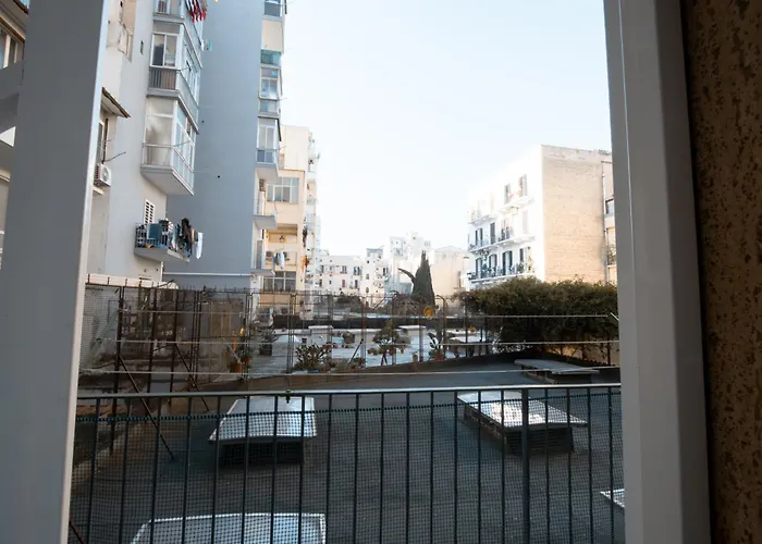 Booklovers Apartment Bari